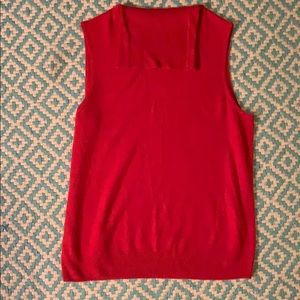 Sleeveless turtle neck sweater